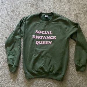 Social Distance Queen crewneck, S
